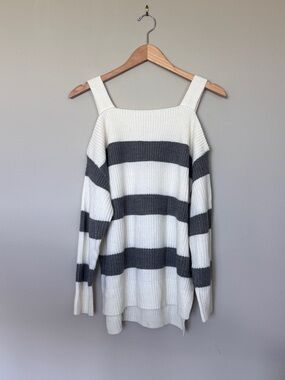 SOHO New York & Company Cold Shoulder Sweater Striped Knit Top Size M White Gray